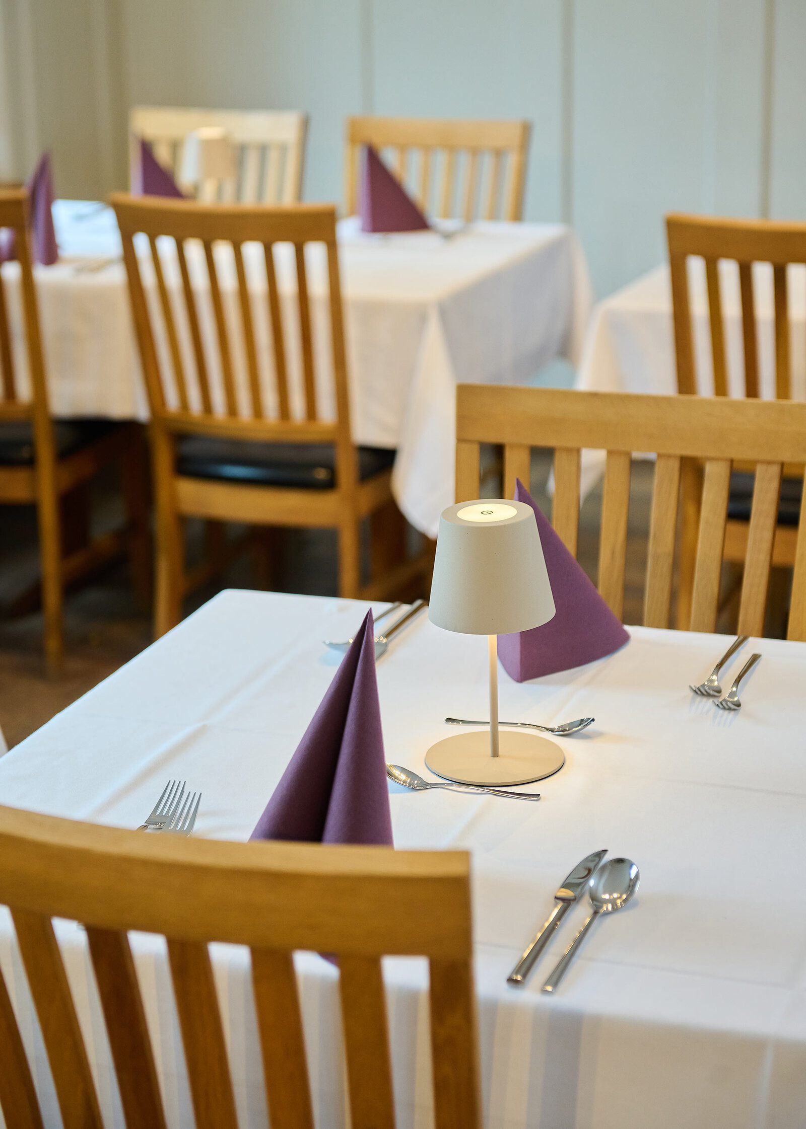 Bären Frauenkappelen Tisch Sääli